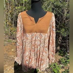 Jodifl Top. Size L. Paisley